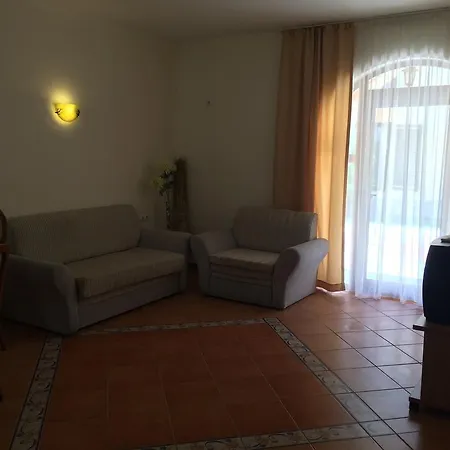 Romana 27 Studio * Elenite